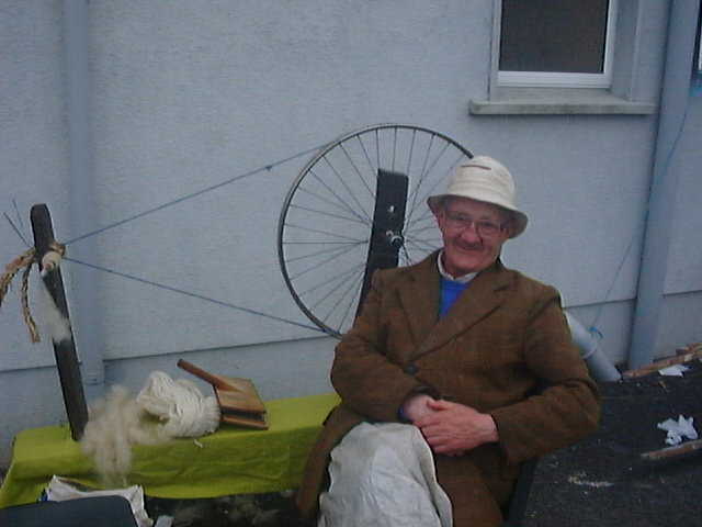 Joe Corcoran demonstrating that art of wool making